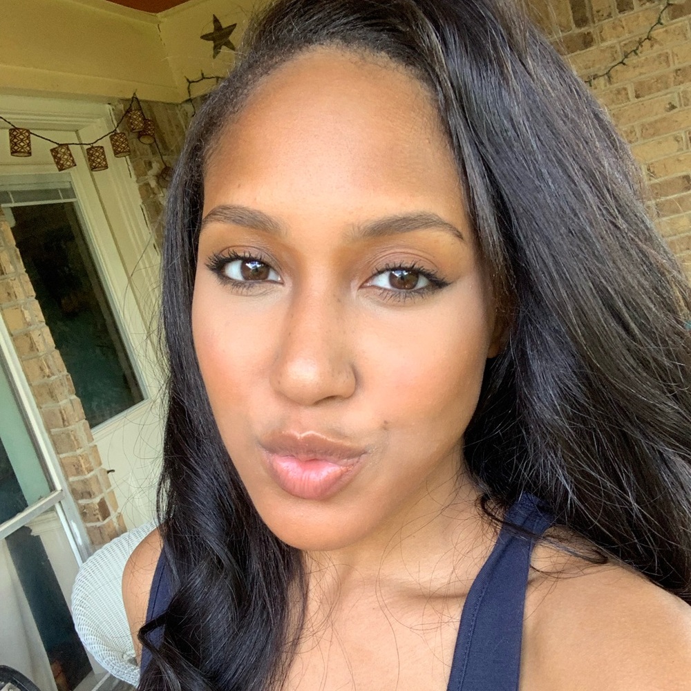 Meet your Posher, Alyvia